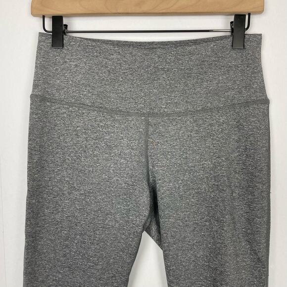 Z by Zella | Heather Gray Mid Rise Back Calf Twist Cropped Athletic Leggings - Picture 3 of 8